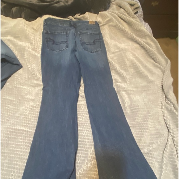 American Eagle women’s jeans - Picture 2 of 3
